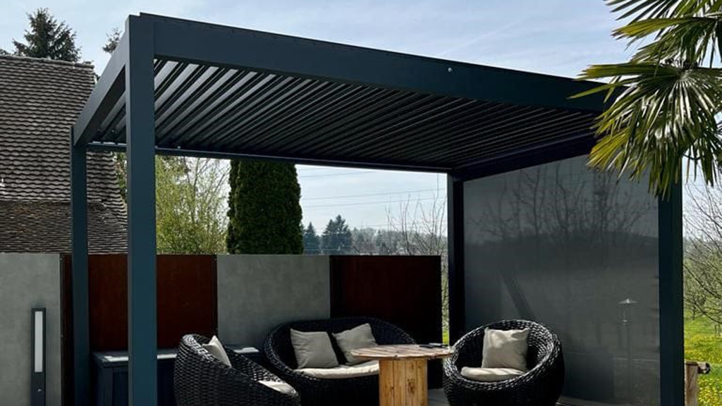 LUXE elektromos pergola – nyitható tetőpaneles kivitel